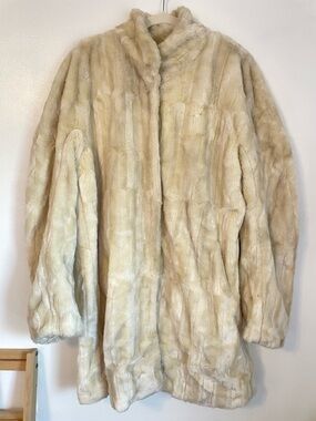 ISABELLES JOURNEY Vintage fur coat long size large
